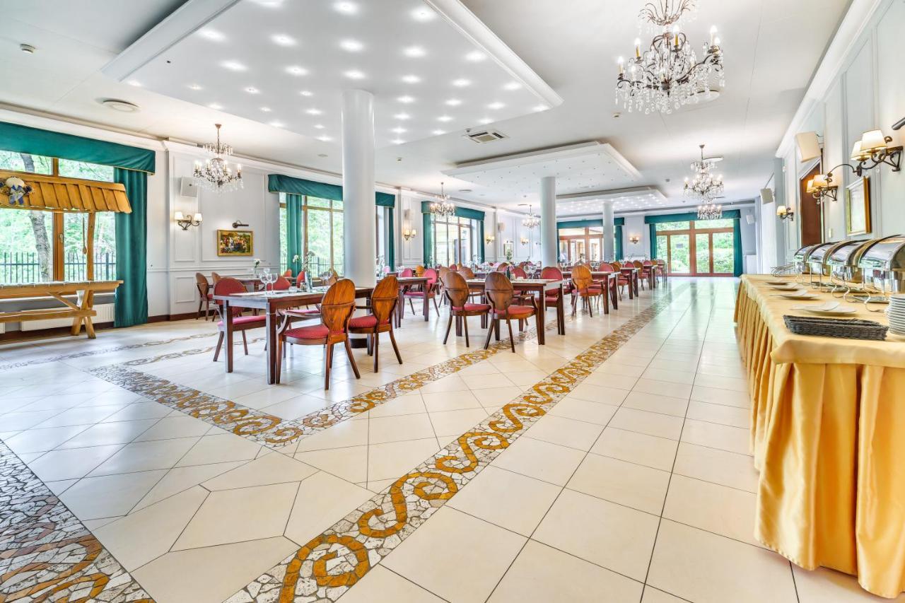 Hotel Pan Tadeusz Serock Bagian luar foto
