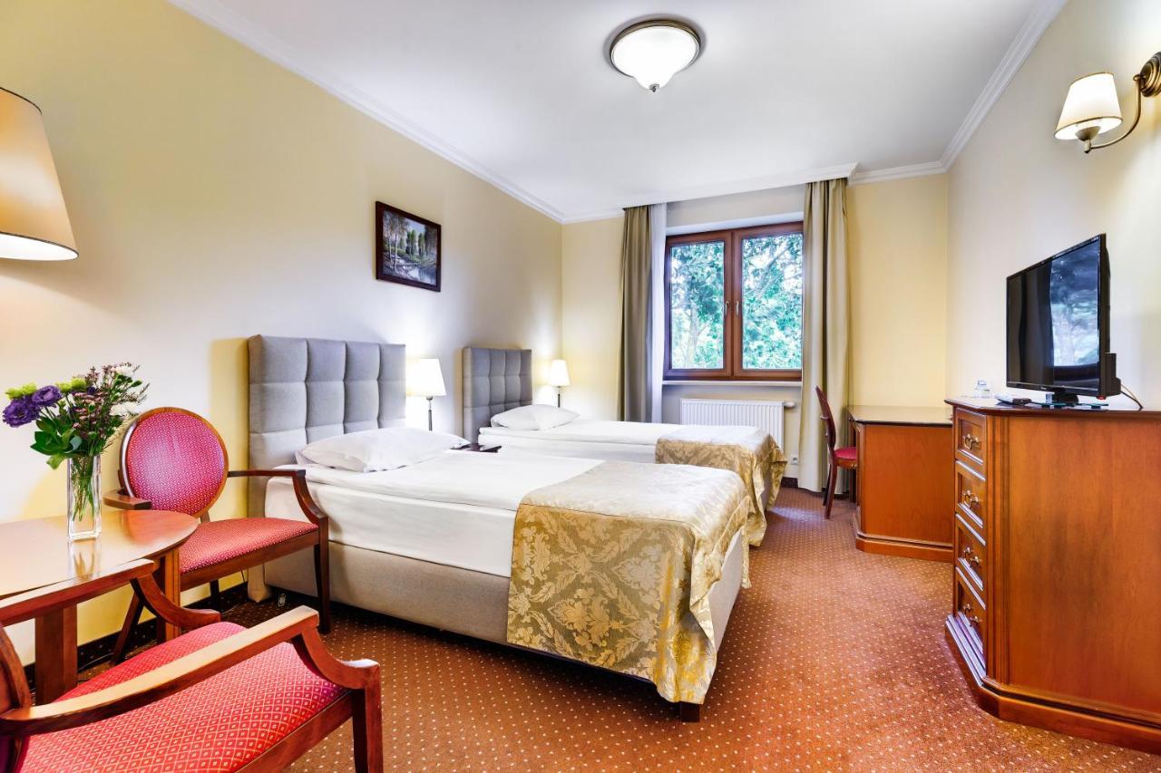 Hotel Pan Tadeusz Serock Bagian luar foto