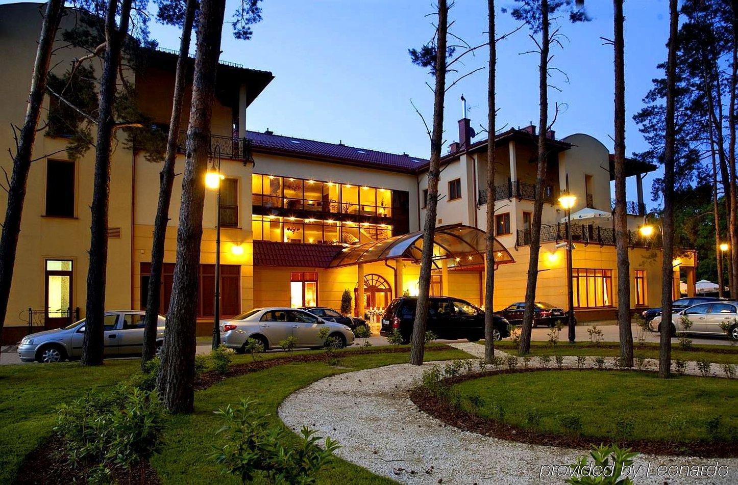 Hotel Pan Tadeusz Serock Bagian luar foto